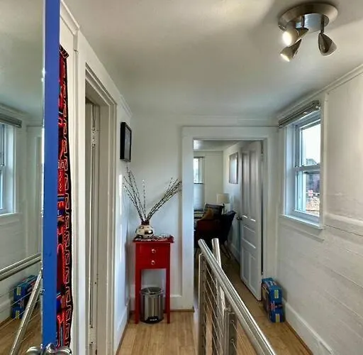 Unique Artsy 2 Bdrm 1.5 Mi From Downtown