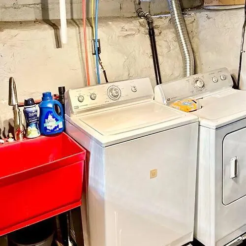Unique Artsy 2 Bdrm 1.5 Mi From Downtown * Pittsburgh