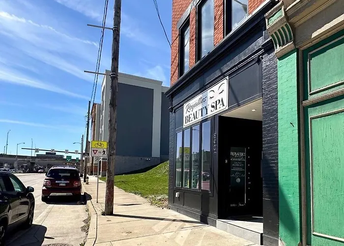 Unique Artsy 2 Bdrm 1.5 Mi From Downtown