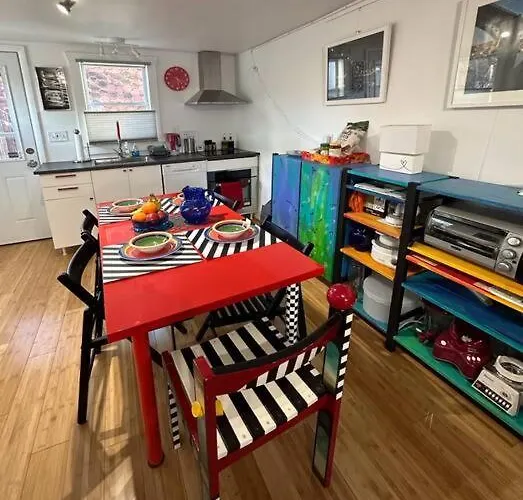 Apartment Unique Artsy 2 Bdrm 1.5 Mi From Downtown Pittsburgh