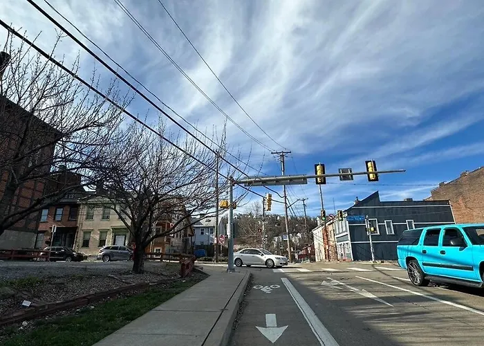 Unique Artsy 2 Bdrm 1.5 Mi From Downtown * Pittsburgh