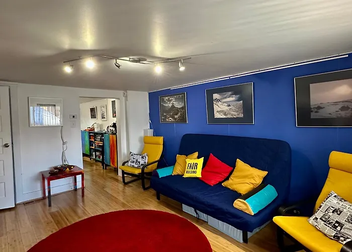 Unique Artsy 2 Bdrm 1.5 Mi From Downtown